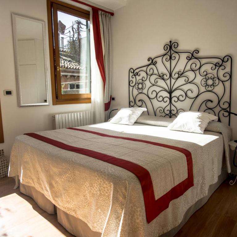 Hotel Antigo Trovatore - Camera Matrimoniale con Balcone - 1