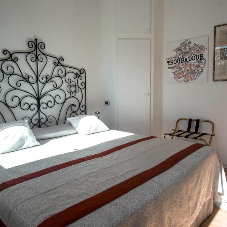 Hotel Antigo Trovatore - Camera Matrimoniale con Balcone - 2