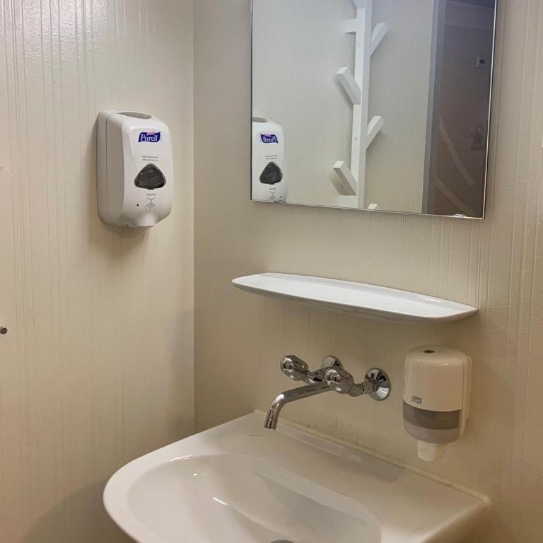 5th Floor Basic Rooms - shared bathrooms - (5th Floor) Single Room with Shared Bathroom - 6