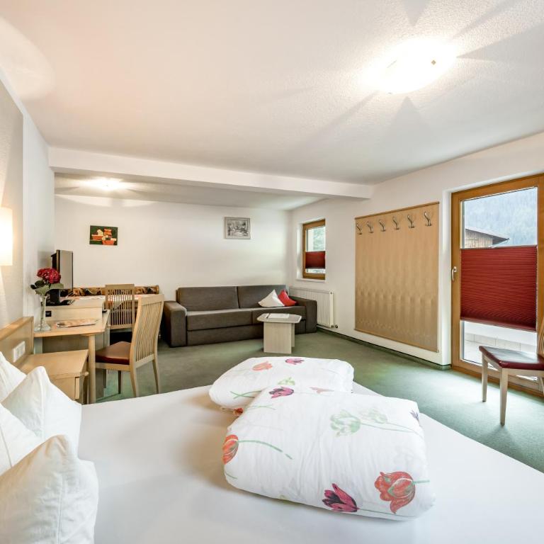 Pension Granbichler - Deluxe Doppelzimmer mit Balkon - 2