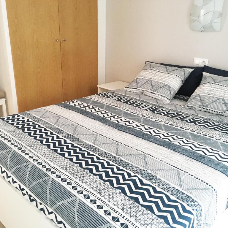 Apartamento céntrico y renovado, 100m de la playa - Two-Bedroom Apartment - 6