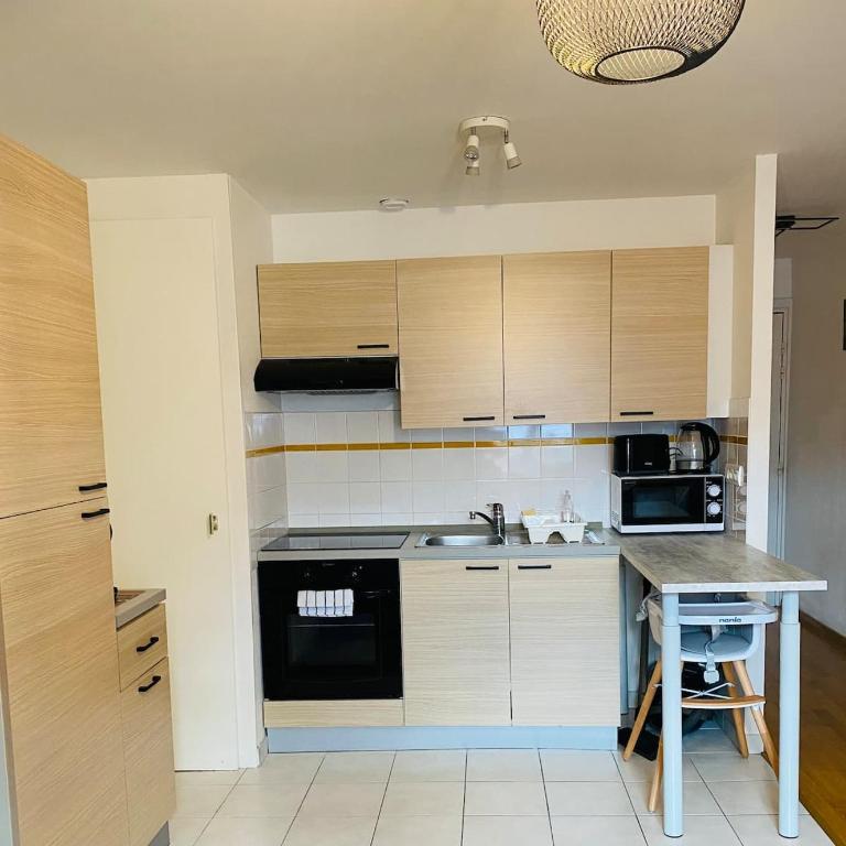 Au pied de la Cathédrale - One-Bedroom Apartment - 7
