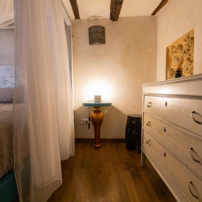 Caveau - One-Bedroom House with Spa and Hot Tub - 11