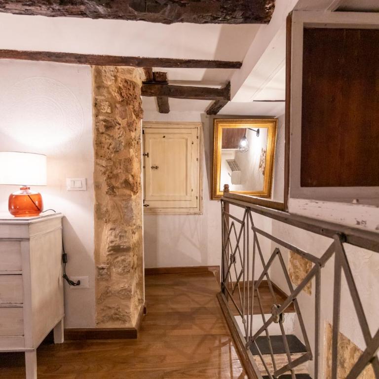 Caveau - One-Bedroom House with Spa and Hot Tub - 19