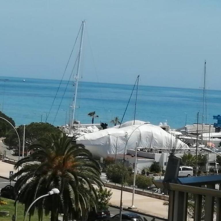 Joli studio bord de mer, clim, balcon, parking privé - Studio - 3