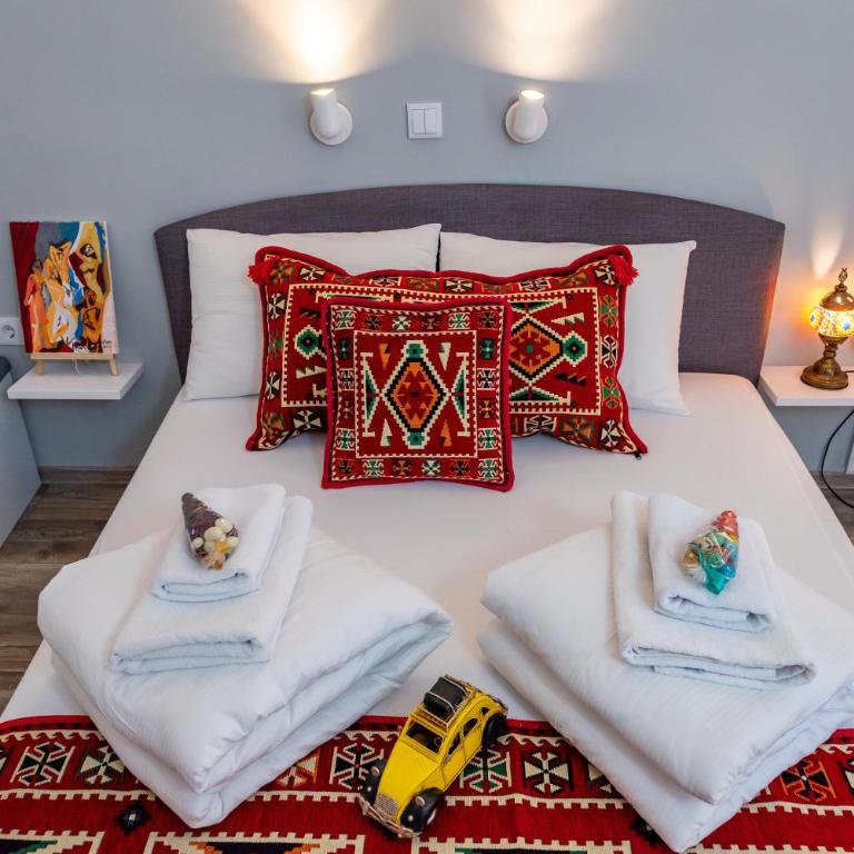 Hotel Vamos Sarajevo, b&b - Deluks Dvokrevetna Soba sa Bračnim Krevetom i Balkonom - 7