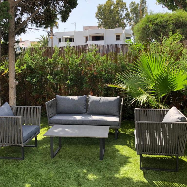 Bajo con jardín a 100 metros de la playa - Apartamento de 3 dormitorios - 1