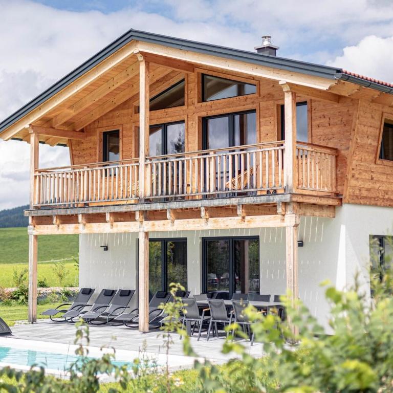 Chalet in Inzell with Pool & Alpine Views - Chalet mit 3 Schlafzimmern - 1