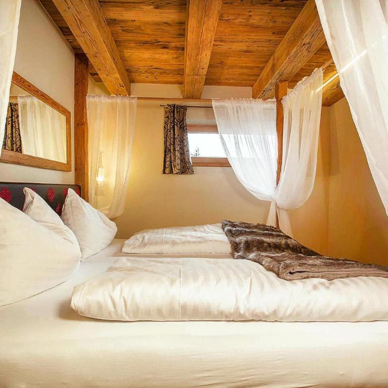 Chalet in Königsleiten with Mountain Views & Spa - Superior Chalet - 2