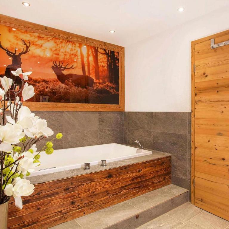 Chalet in Königsleiten with Mountain Views & Spa - Superior Chalet - 17