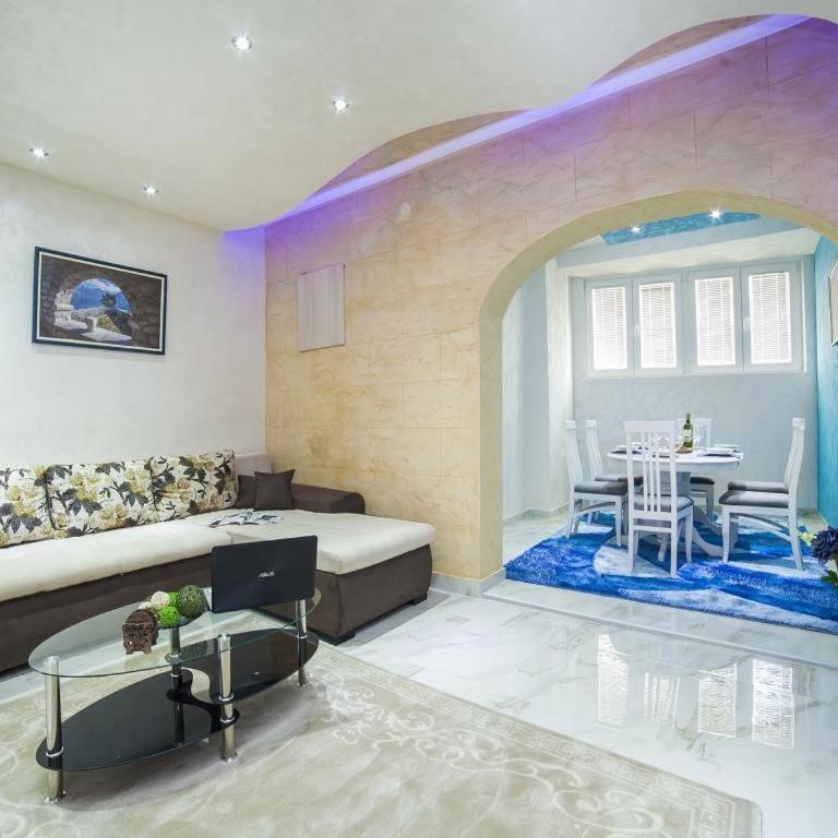 Apartments Amigo - Luxury Two Bedroom Apartment - 13