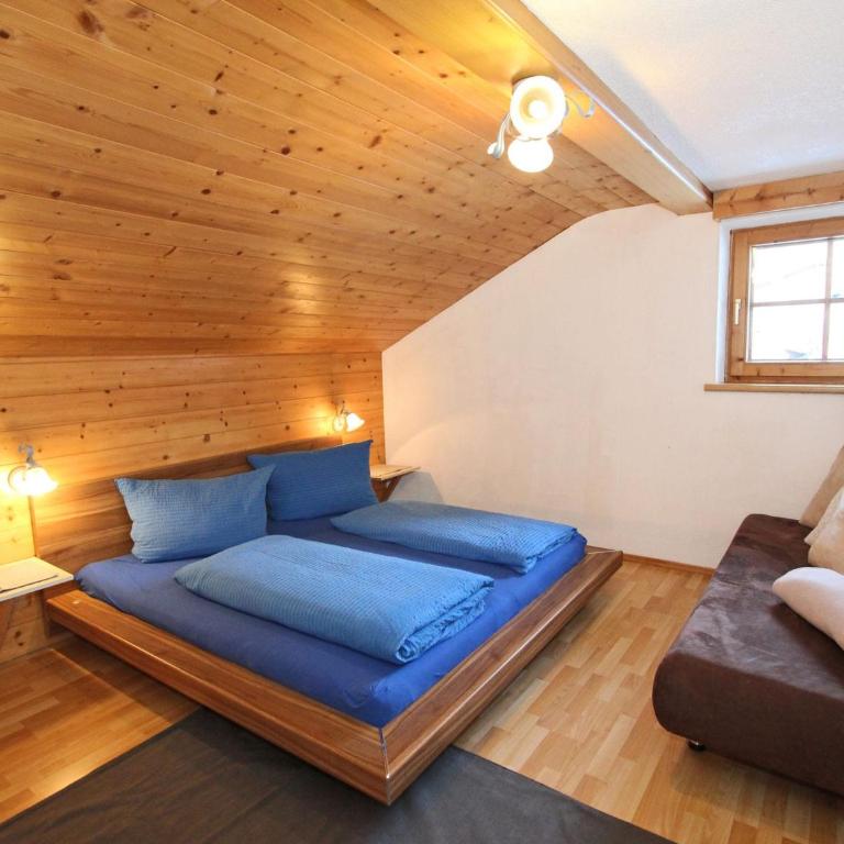 Apartment in Kaltenbach near Ski Lift - Three-Bedroom Apartment - 5