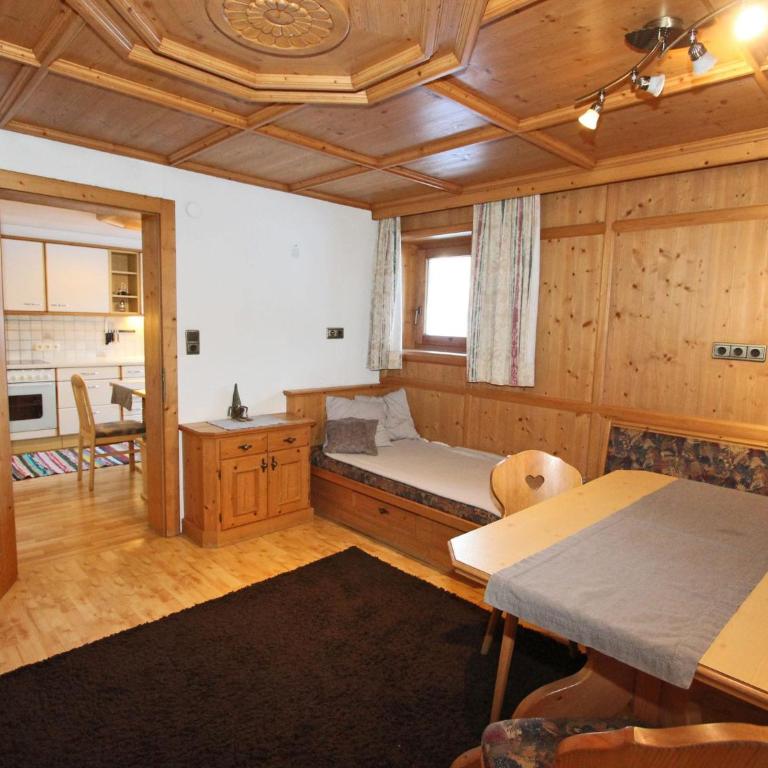 Apartment in Kaltenbach near Ski Lift - Three-Bedroom Apartment - 13