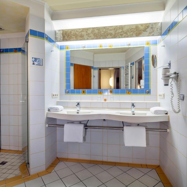 Hotel am Haslinger Hof - Doppelzimmer im Souterrain - 4