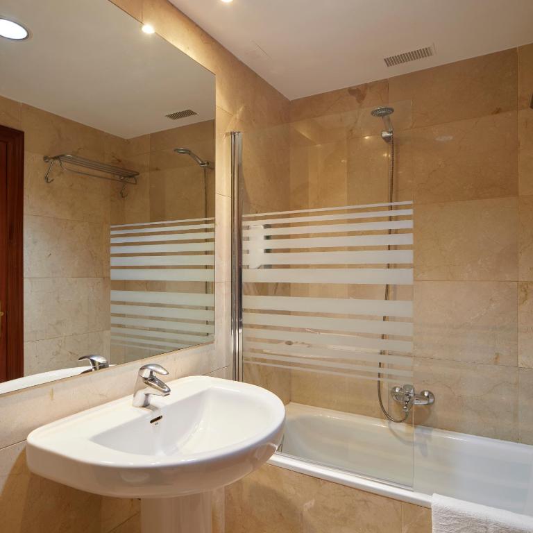 Iraipe Logroño Hotel - Habitación Doble con cama grande - 12