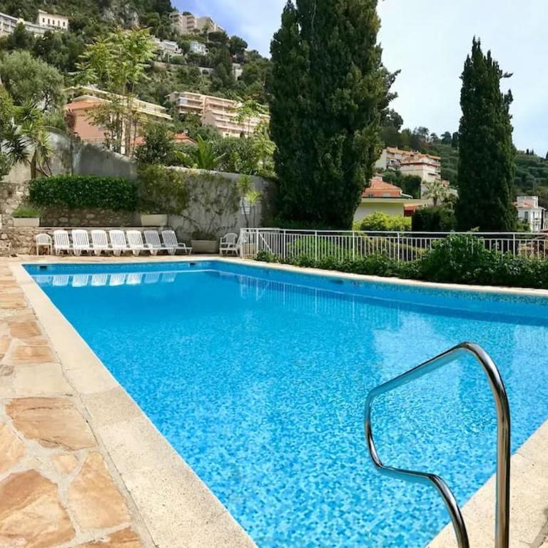 French Riviera - 3 pièces, vue mer et piscine - Appartement 2 Chambres - 52