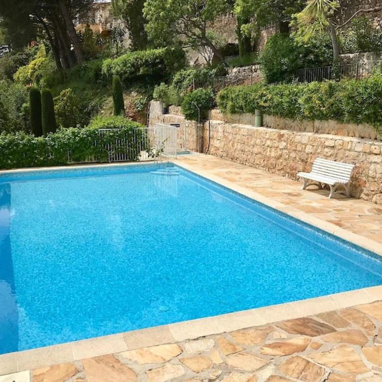 French Riviera - 3 pièces, vue mer et piscine - Appartement 2 Chambres - 53