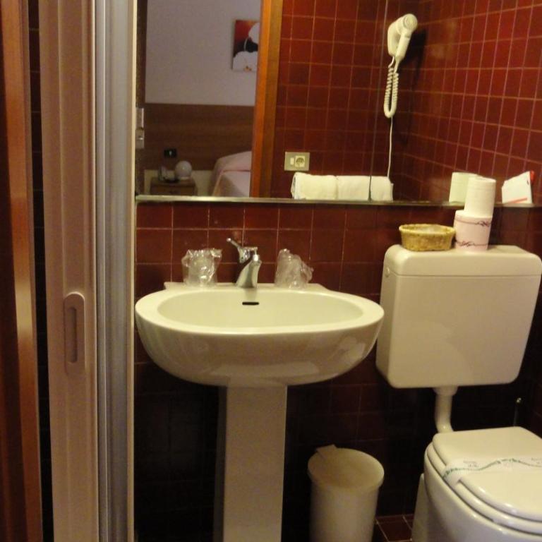 Hotel Adria - Camera Matrimoniale Economy - 11