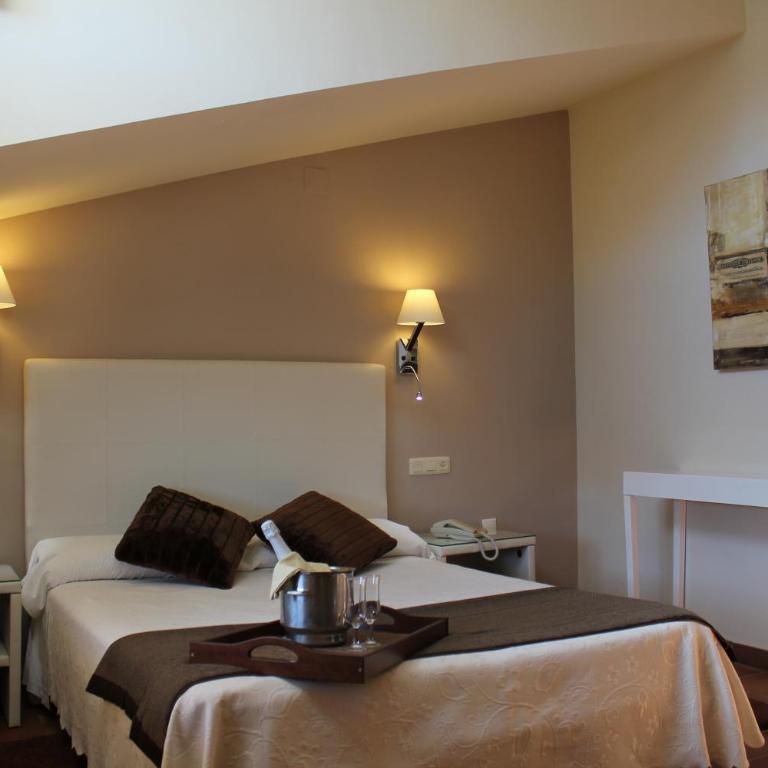 Hotel Leonor de Aquitania - Habitación Doble con vistas - 1 o 2 camas - 2