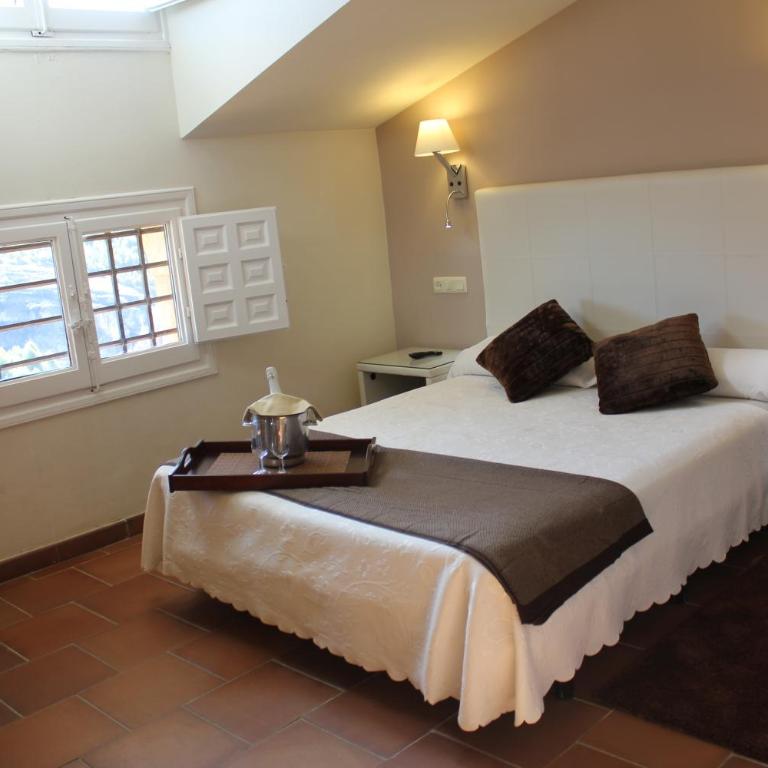 Hotel Leonor de Aquitania - Habitación Doble con vistas - 1 o 2 camas - 1