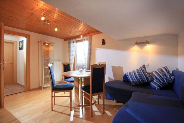 Neukumhof - Apartment mit 1 Schlafzimmer und privatem Bad auf dem Flur - 2