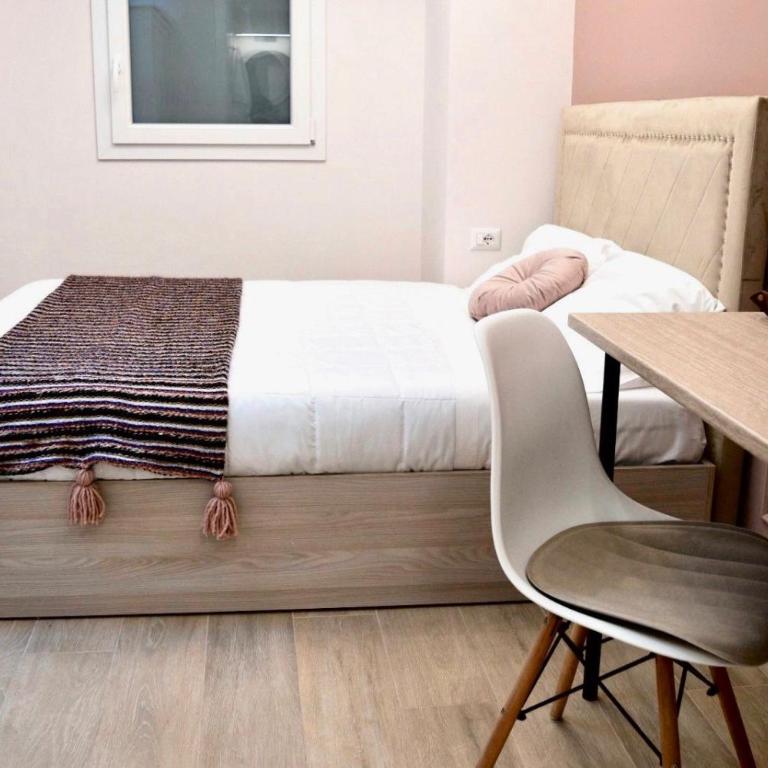 Guest House Dema Vatican Suites - Camera Matrimoniale Deluxe con Doccia - 3