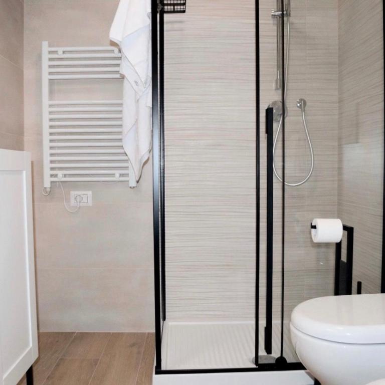 Guest House Dema Vatican Suites - Camera Matrimoniale Deluxe con Doccia - 7