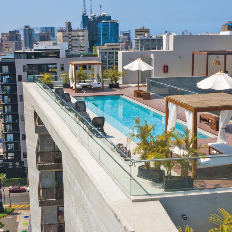 ✶ Maras Residence ✶ LUXURY Rooftop Pool & Grill - Three-Bedroom Apartment - 11