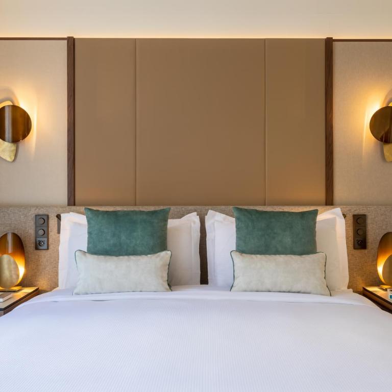 InterContinental Paris Champs Elysées Etoile by IHG - Suite Junior Lit King-Size avec Balcon - 2