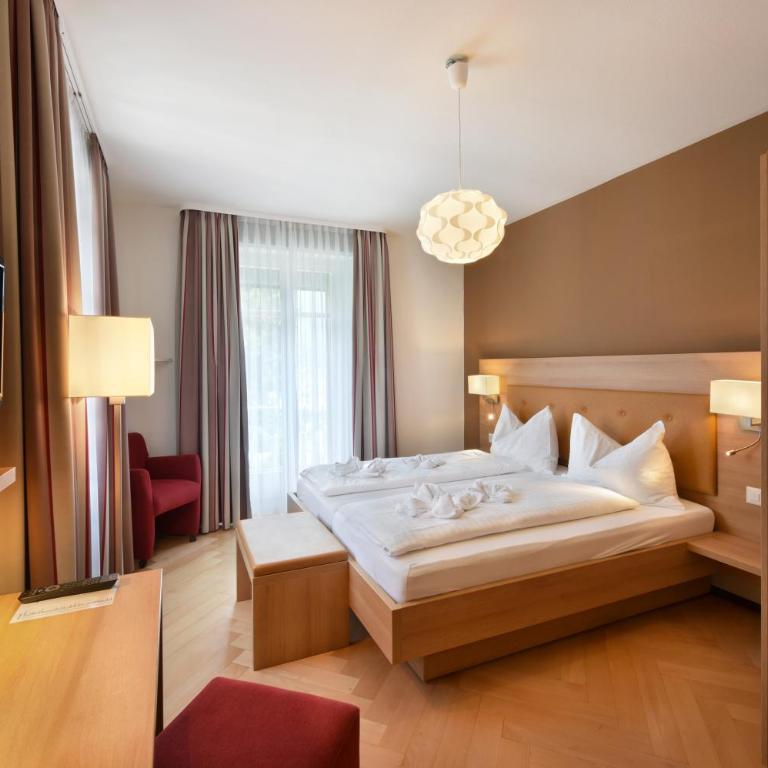 Waldhotel Unspunnen - Standard Zweibettzimmer mit Balkon - 4