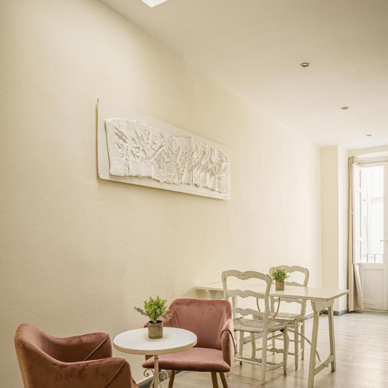 Oisife Apartments - Studio - 6