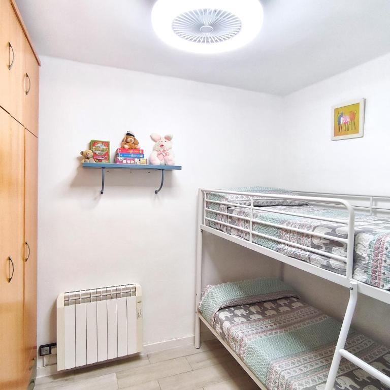 Apartamentos Casanostra - Apartment with Balcony - 9