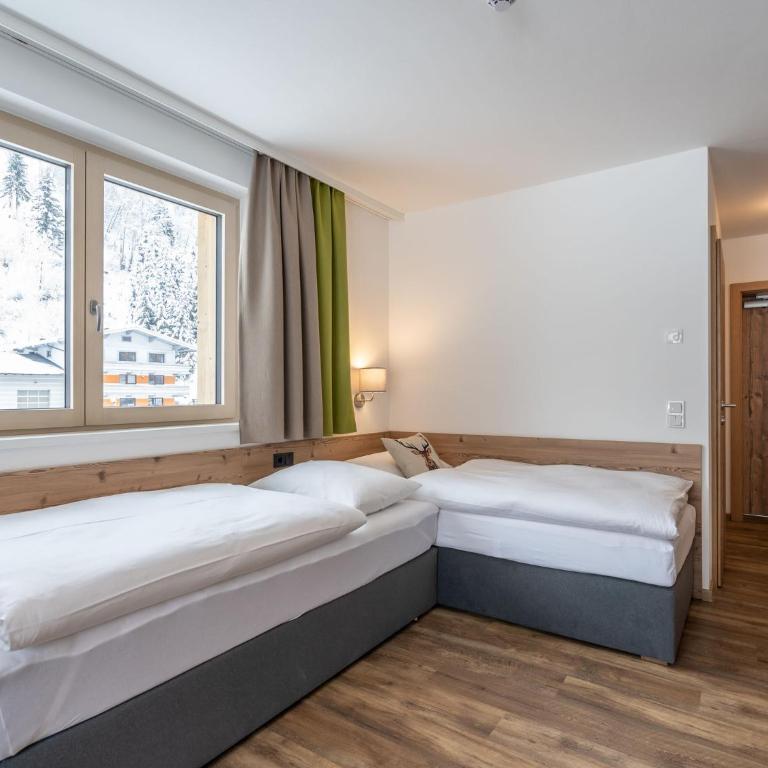 Chalet in Saalbach near Ski Lift and Sauna - Chalet - 10
