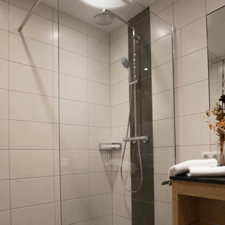 Chalet in Mayrhofen near Penkenbahn Ski Lift - Two-Bedroom Apartment - 13
