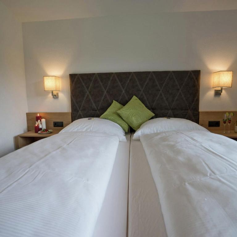 Chalet in Mayrhofen near Penkenbahn Ski Lift - Two-Bedroom Apartment - 10