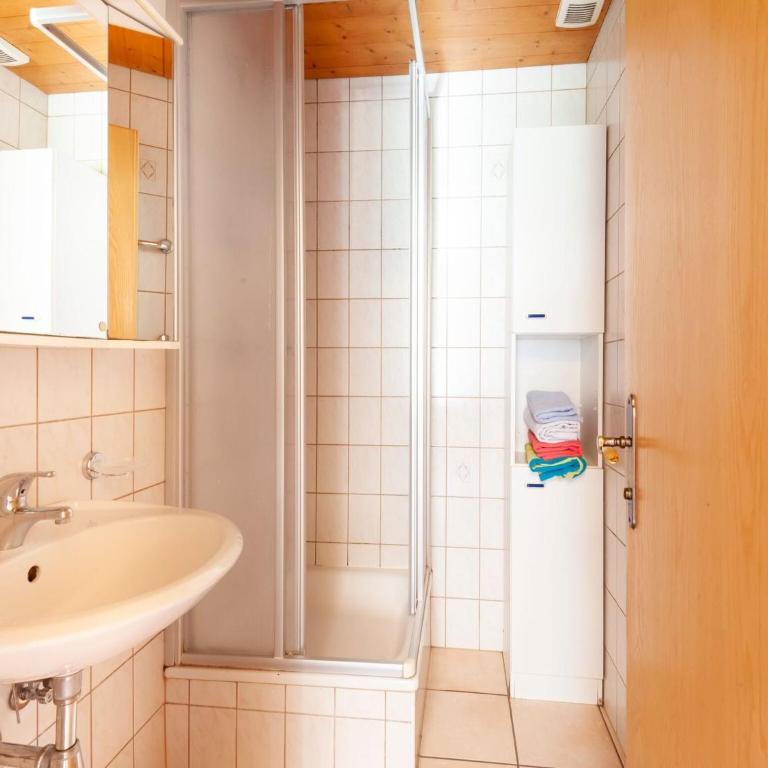 Apartment with garden near hiking trails - Two-Bedroom Apartment - 18