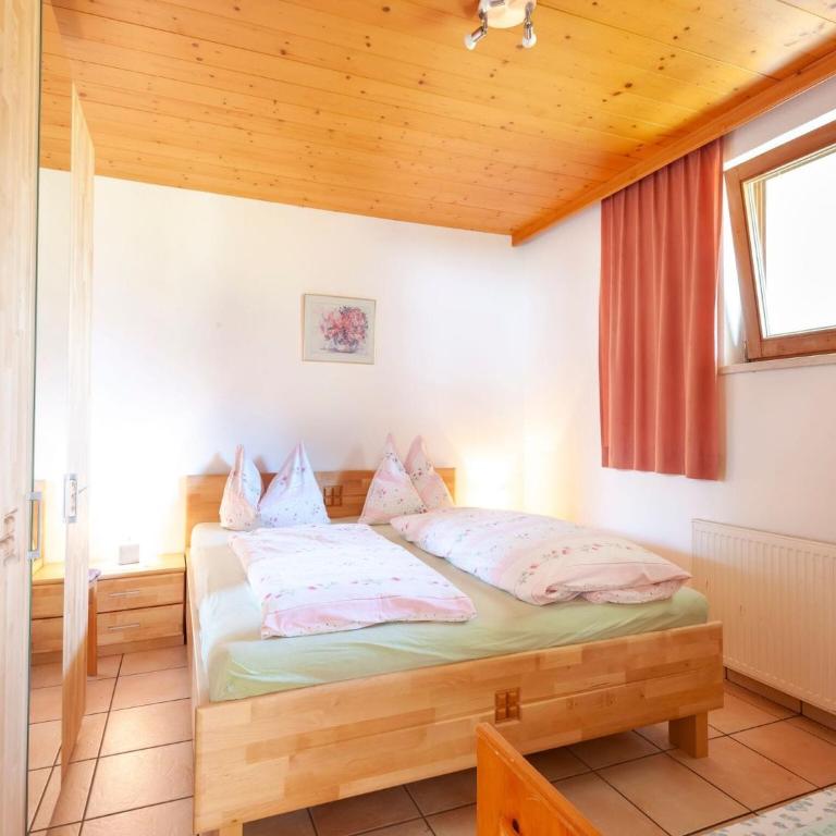 Apartment with garden near hiking trails - Two-Bedroom Apartment - 15