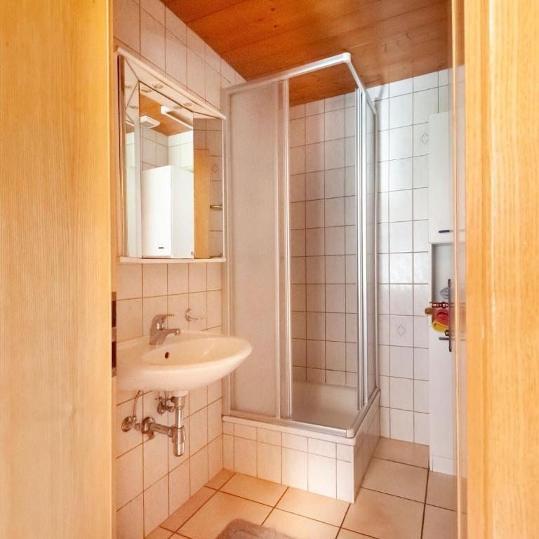 Apartment with garden near hiking trails - Two-Bedroom Apartment - 19