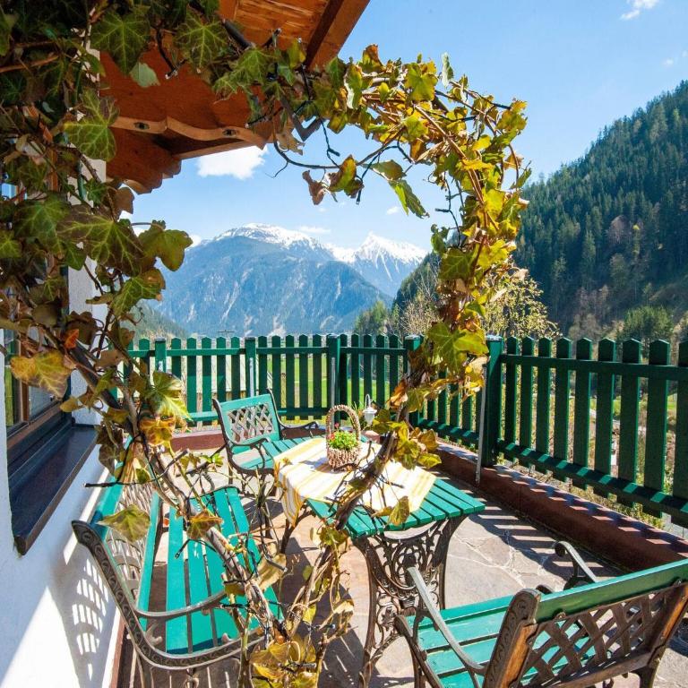 Apartment with garden near hiking trails - Two-Bedroom Apartment - 21