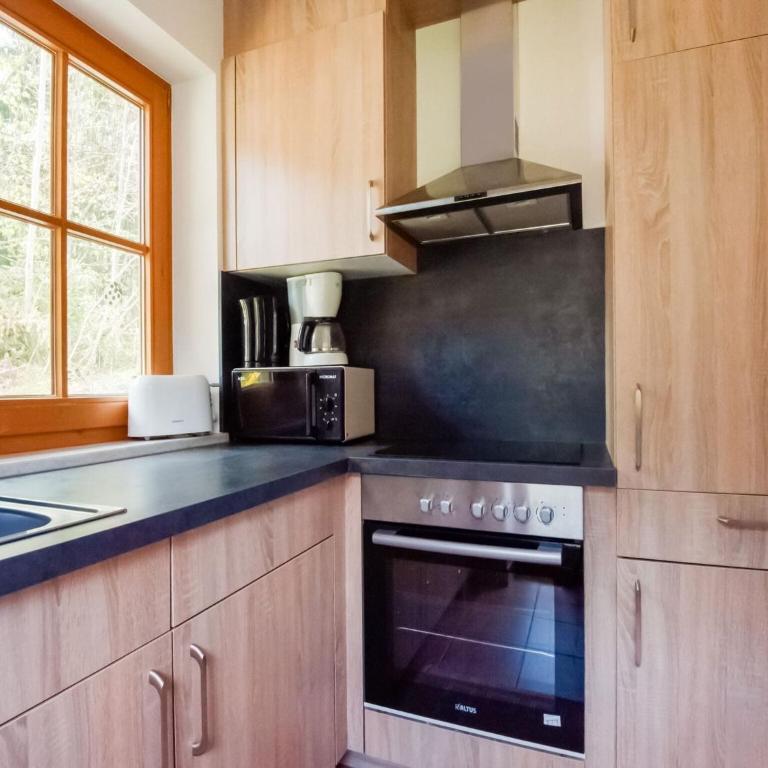 Apartment with garden near hiking trails - Two-Bedroom Apartment - 11