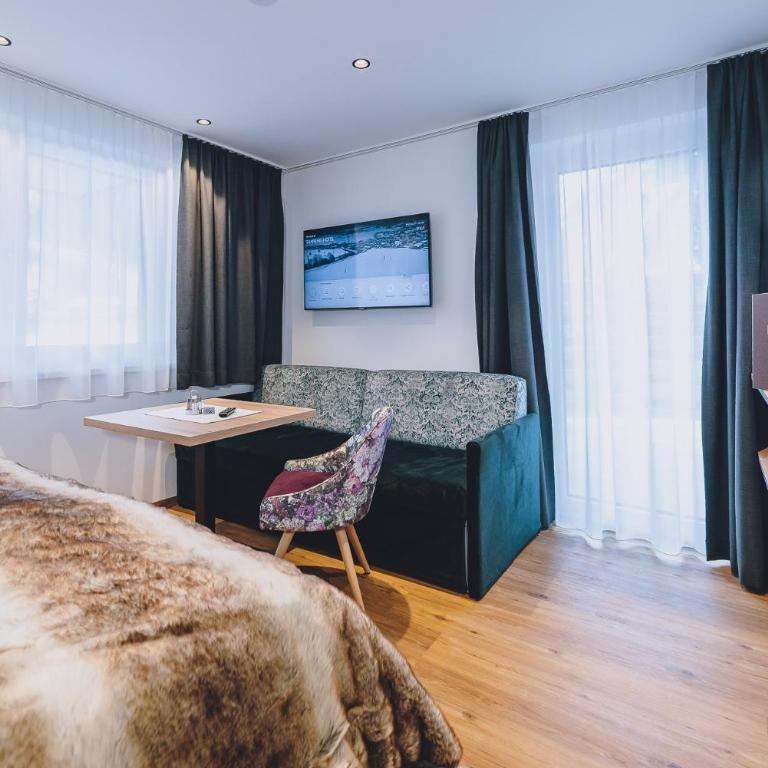 Dorfkrug Kaprun inklusive Summercard and in winter Tauern Spa Kaprun - Doppelzimmer mit Terrasse - im Nebengebäude - 3