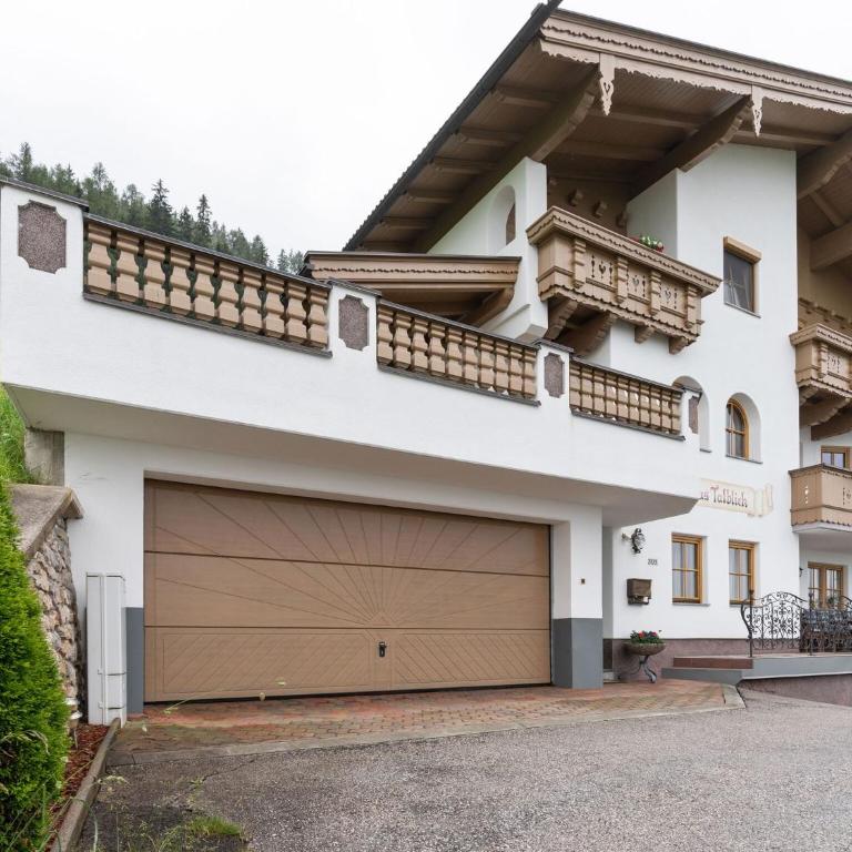 Apartment in Hainzenberg near Ski Lift - Apartment mit 2 Schlafzimmern - 1