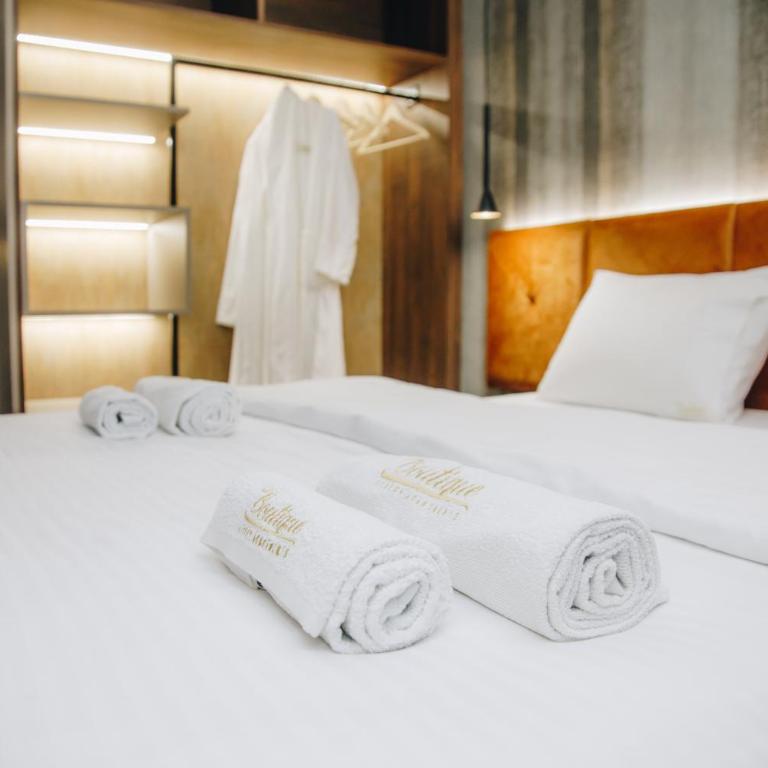 Boutique Luxury Apartments - Deluxe Double Room - 5