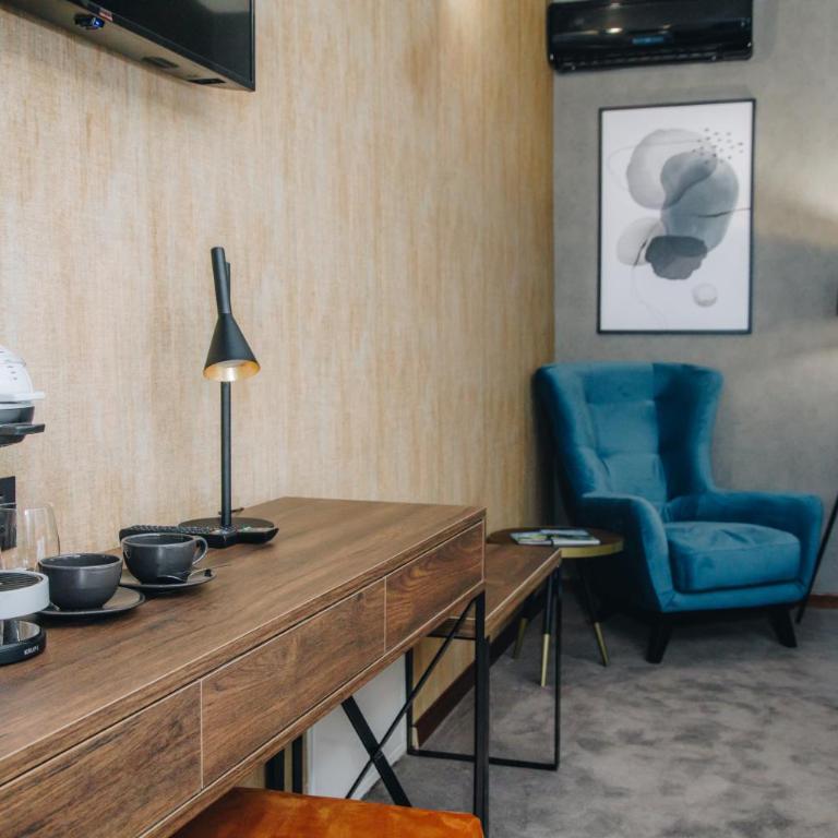 Boutique Luxury Apartments - Deluxe Double Room - 4