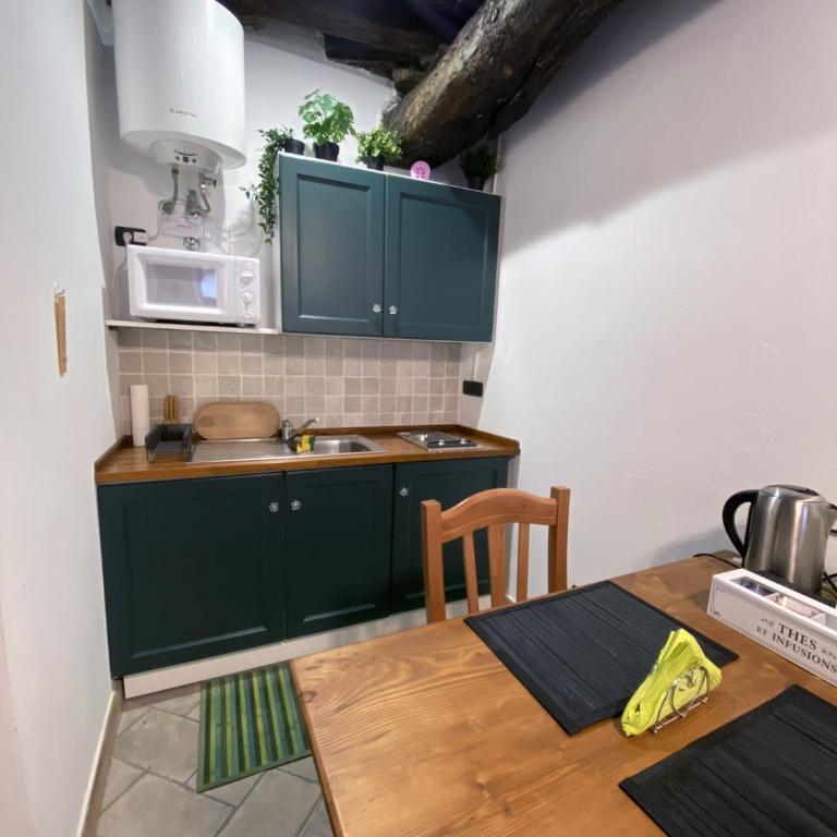 La Casa nei Vicoli: in Centro a Due Passi dal Lago - Appartamento con 1 Camera da Letto - 10