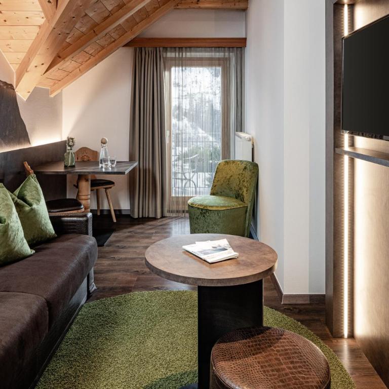 Boutique & Fashion Hotel Maciaconi - Gardenahotels - Suite Deluxe - 16