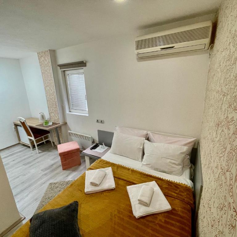 Apartmani Aleksandra u centru grada - Small Double Room - 3