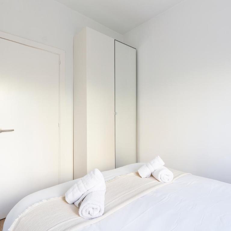 S4D Park Güell - Three-Bedroom Apartment - 13