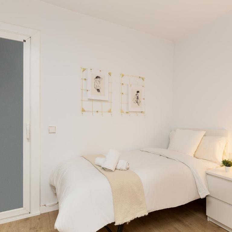 S4D Park Güell - Three-Bedroom Apartment - 16