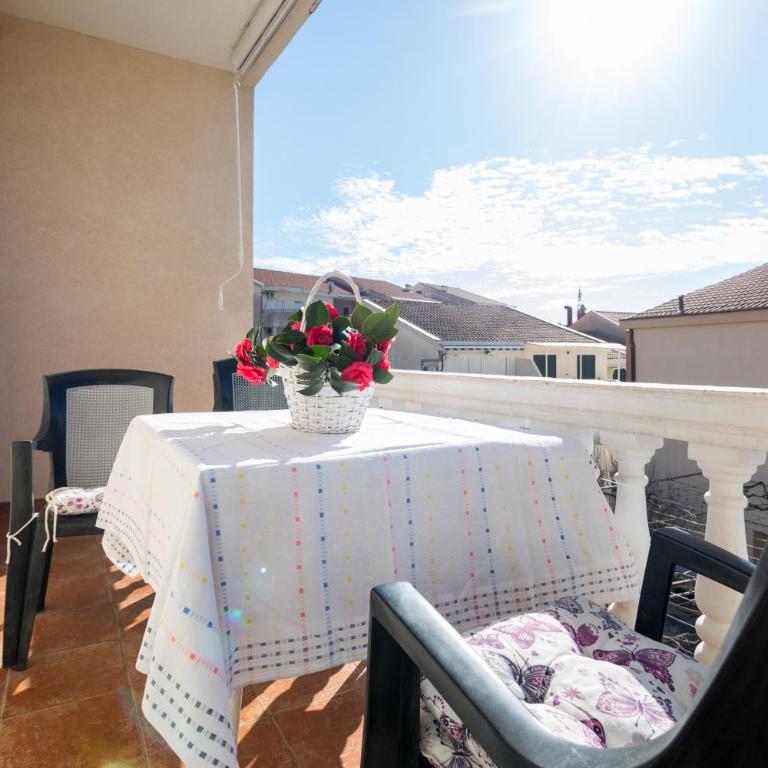 Villa Savovic - Apartment with Balcony - 1